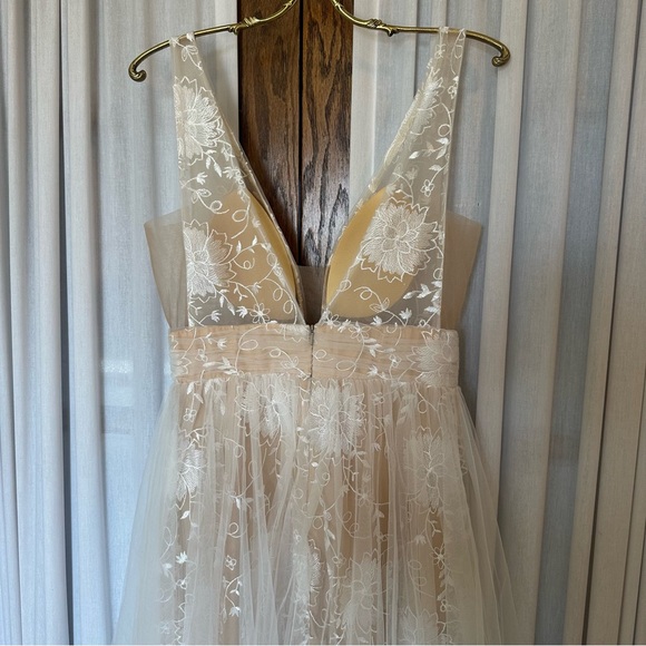 Hebeos White Nude A-line Appliqué Tulle Illusion Princess Wedding Gown - Picture 10 of 16